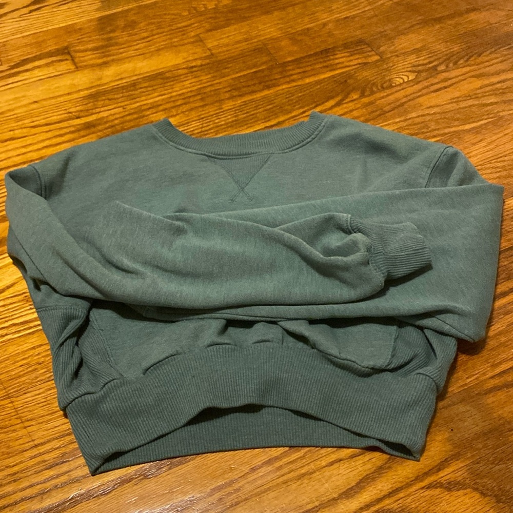 cute cropped sweatshirt